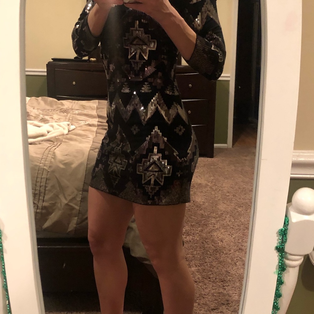 Sequence Express Dress - Picture 4 of 4